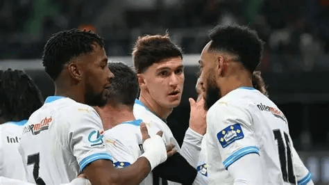 欧冠西甲内战:巴萨主场剑指先机,马竞残阵恐难招架